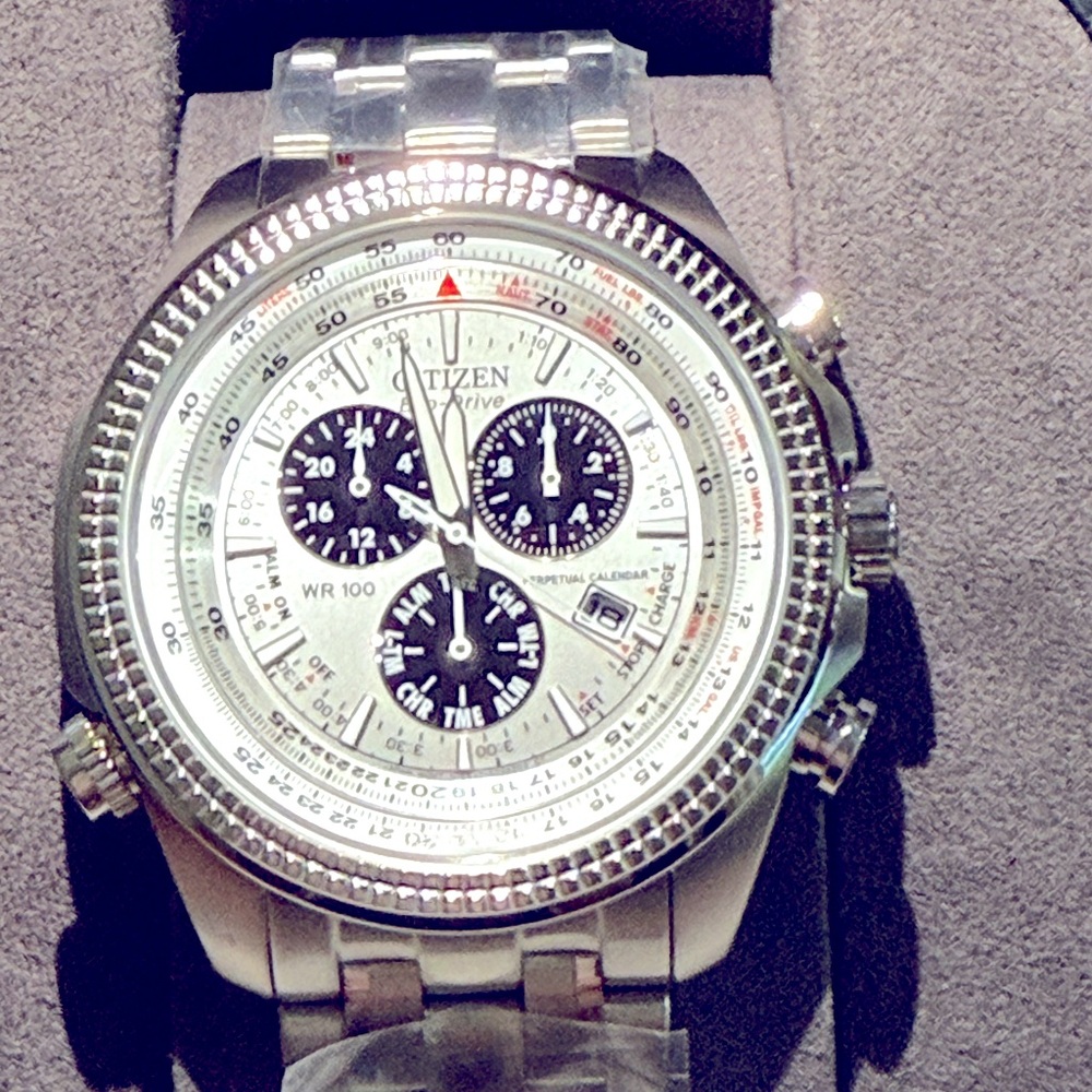 Citizen men's eco-drive watch BL5400-52A-Brand new with papers, tag and boxes.